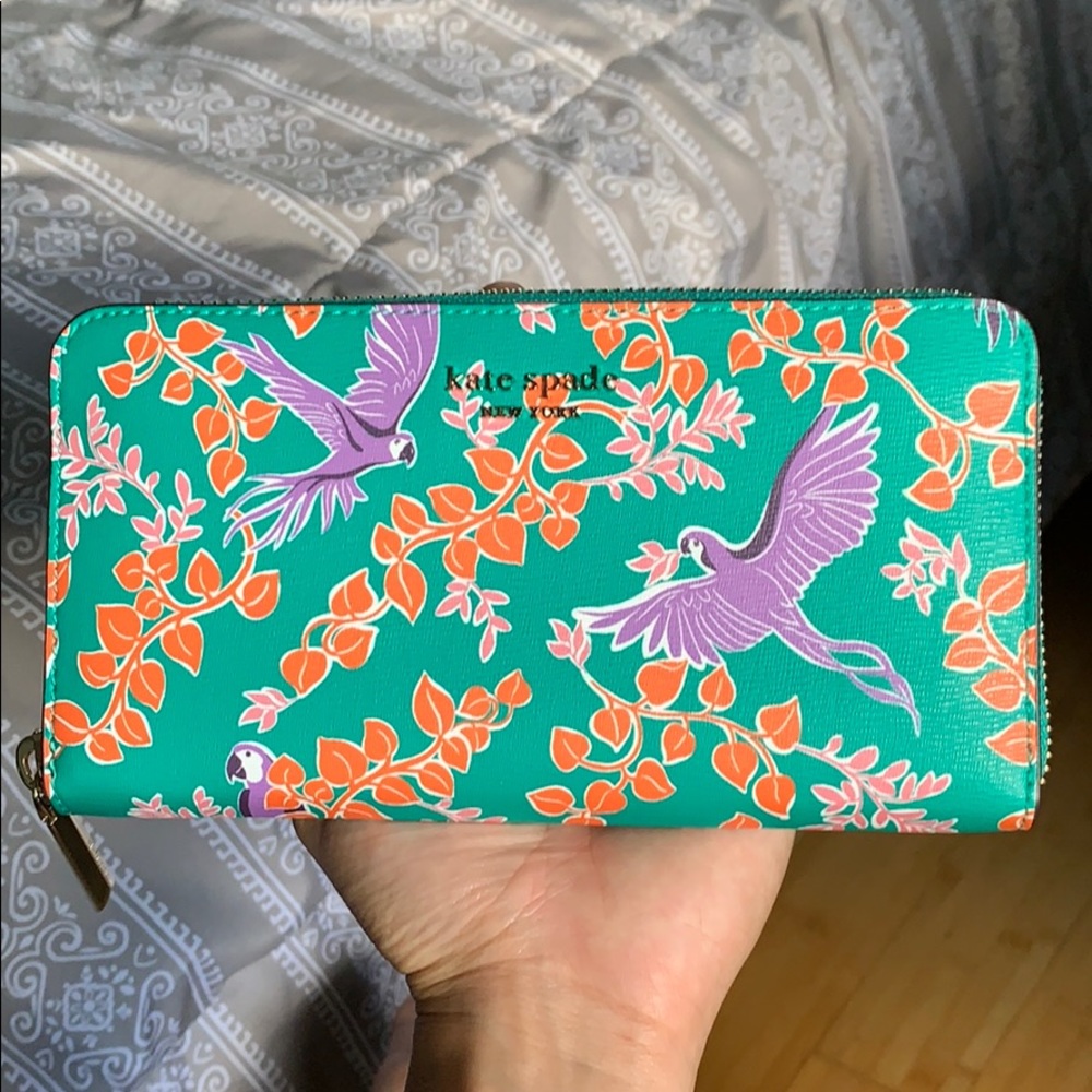 NWOT- Parrot print kate spade wallet